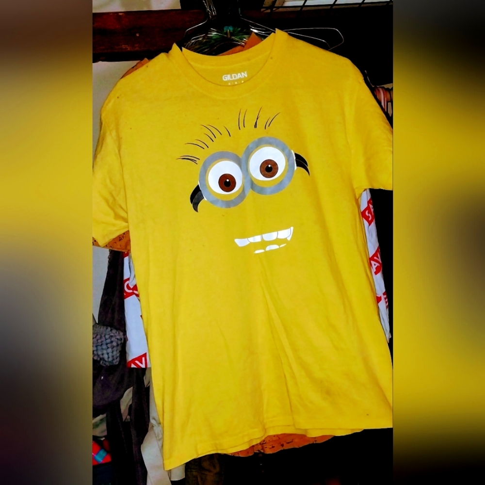 Gildan Men's Yellow Minions T- Shirt.